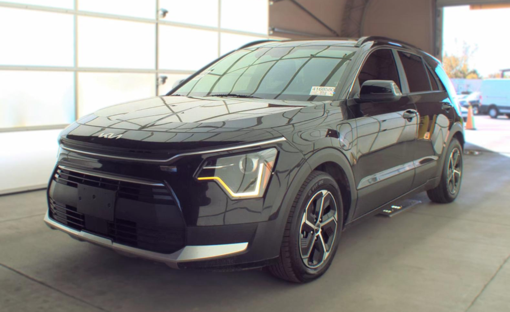 Used 2025 Kia Niro Plug-In Hybrid EX SUV