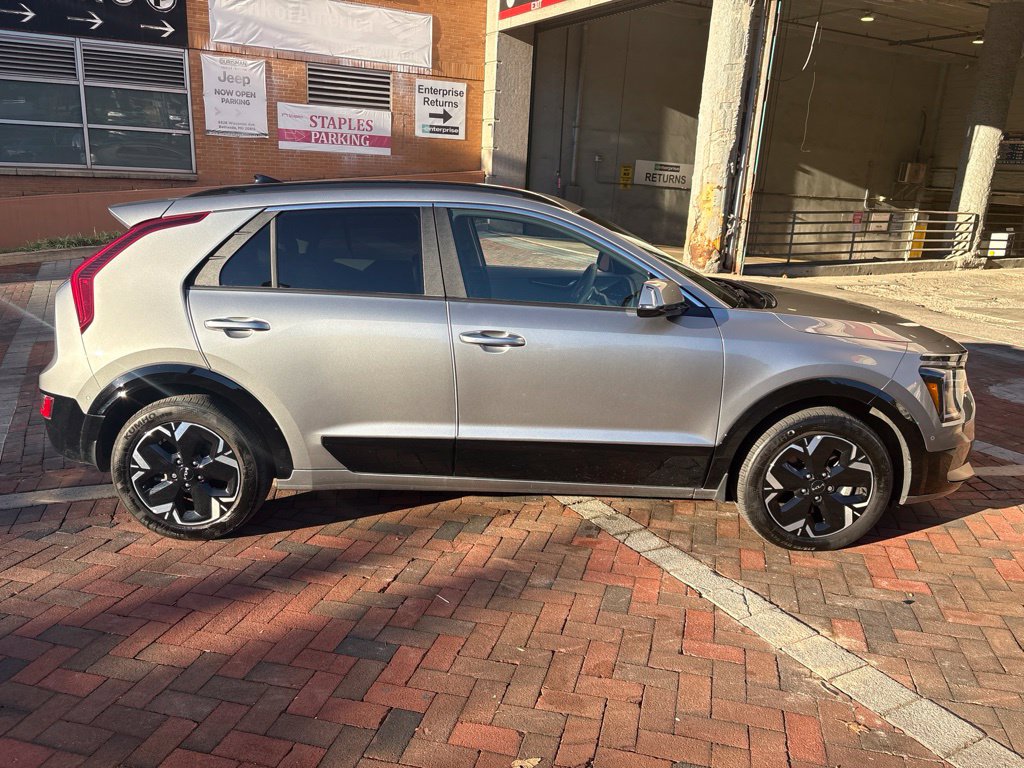 Used 2023 Kia Niro EV Wave SUV