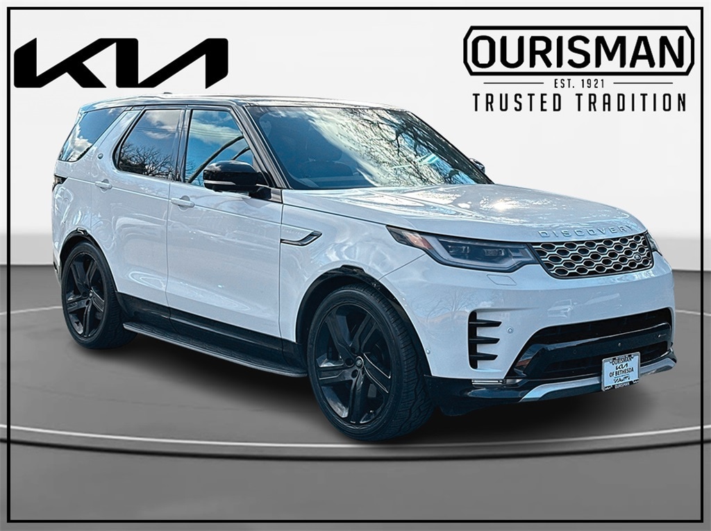 2023 Land Rover Discovery Metropolitan Edition's photo