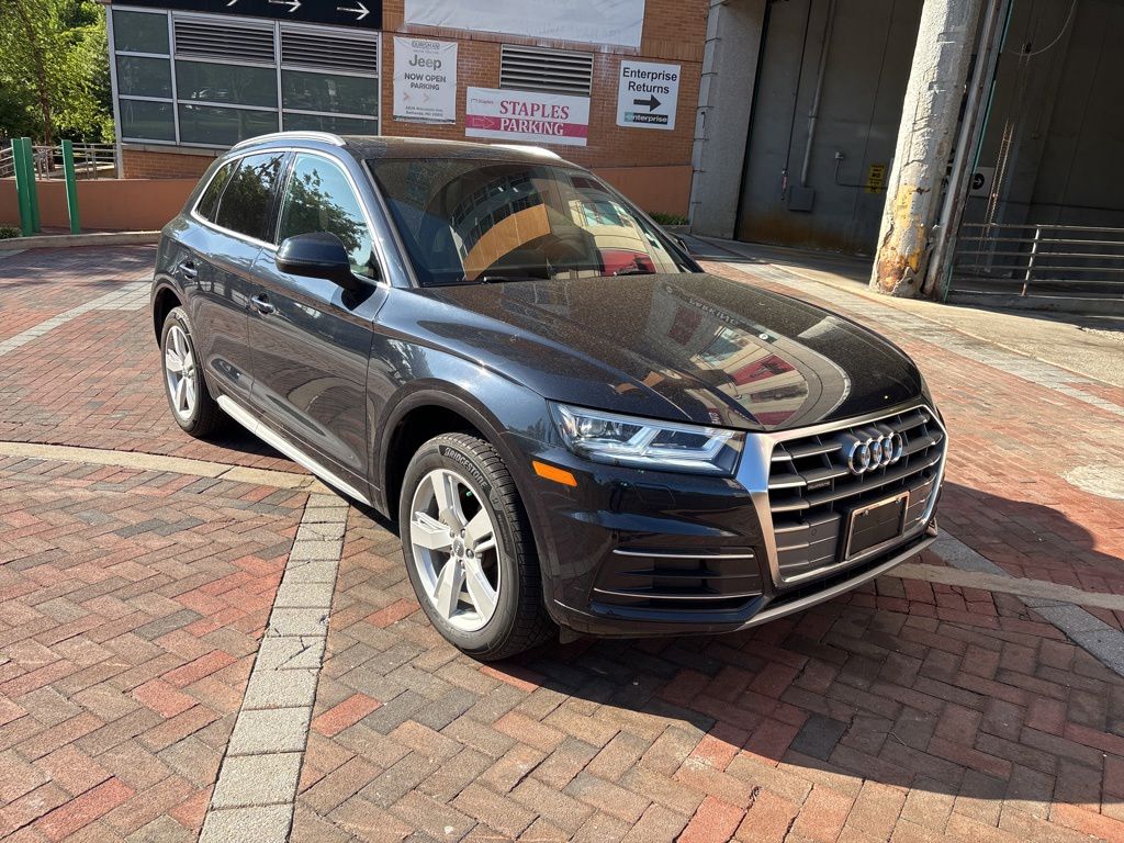 2019 Audi Q5 2.0T quattro S tronic Premium Plus's photo