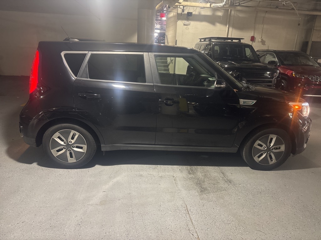 Used 2018 Kia Soul EV + with VIN KNDJX3AE9J7026469 for sale in Chevy Chase, MD