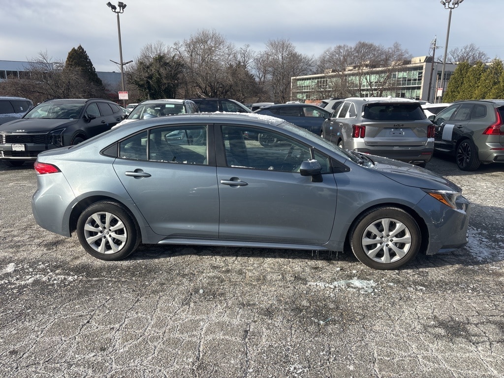 Used 2023 Toyota Corolla LE with VIN 5YFB4MDE7PP040781 for sale in Northfield, Minnesota