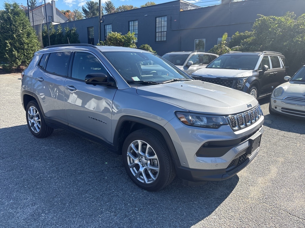 Used 2023 Jeep Compass Latitude Lux SUV