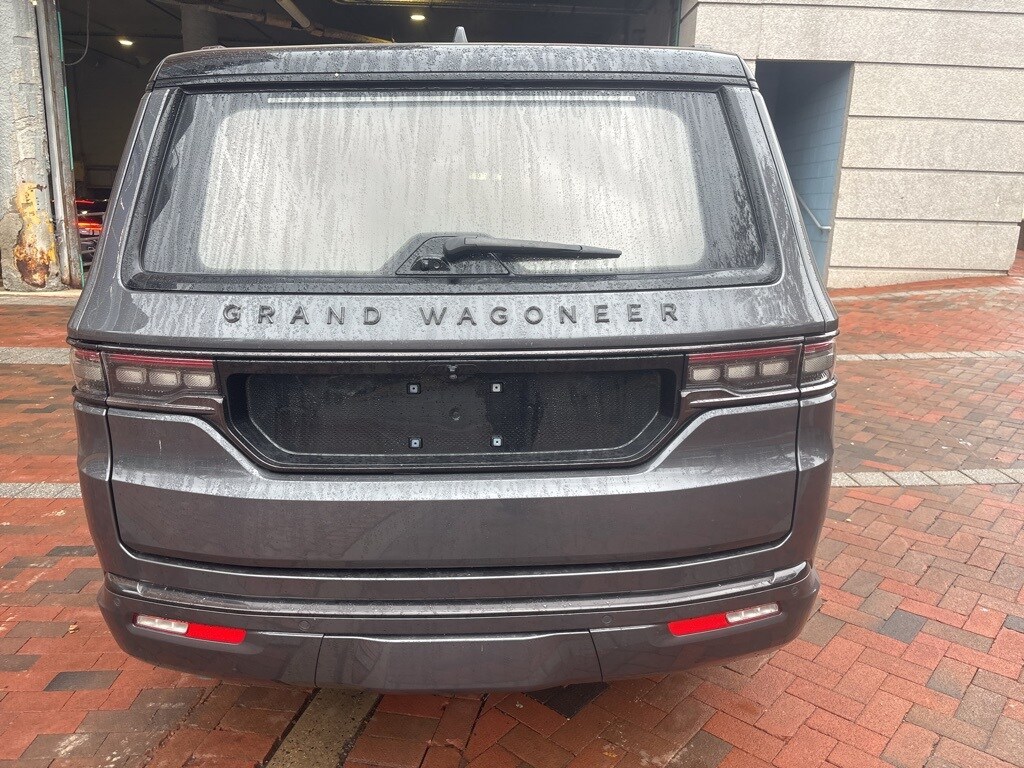 2022 Jeep Grand Wagoneer II photo 4