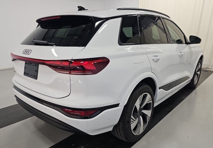 2025 Audi Q6 E-tron Premium photo 3