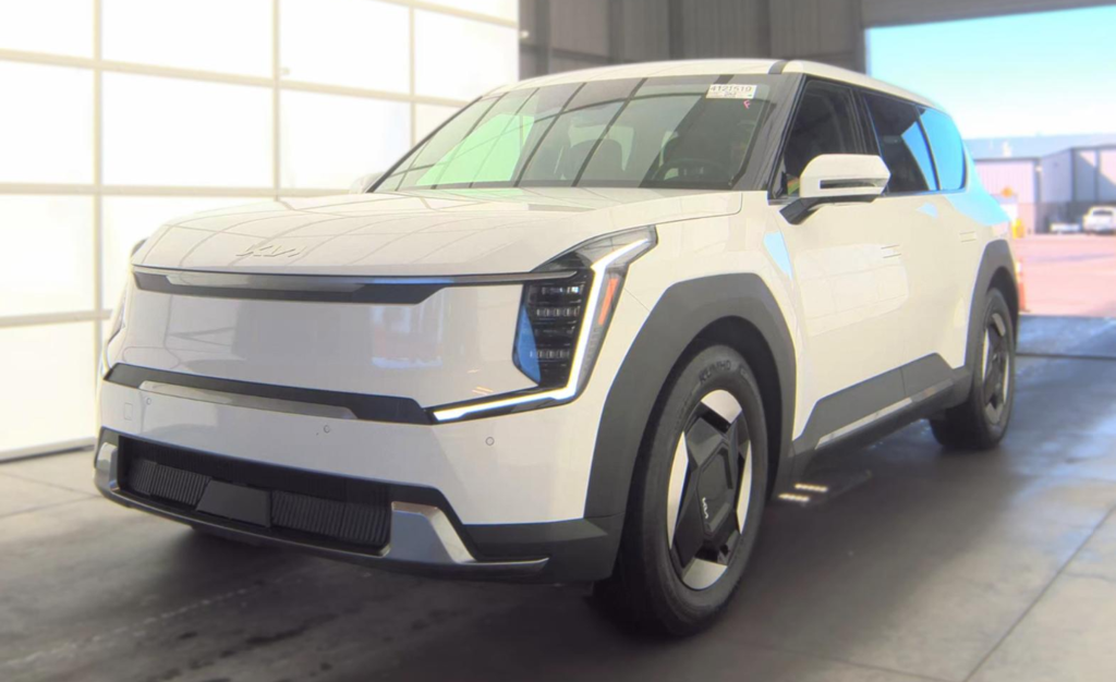 Used 2024 Kia EV9 Light Long Range SUV