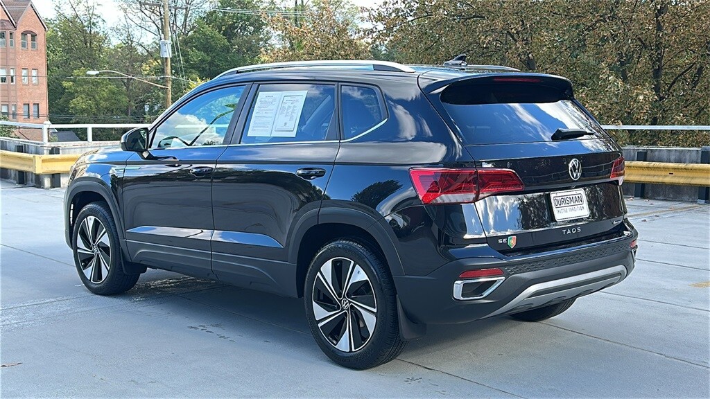 2024 Volkswagen Taos SE photo 2