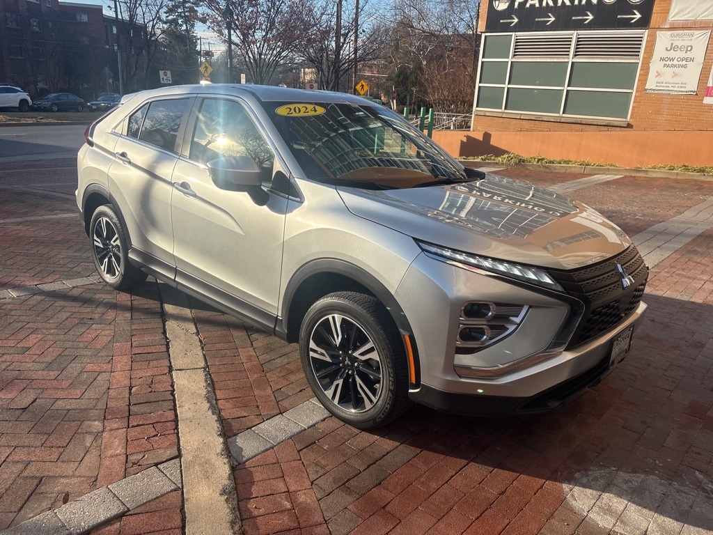 2024 Mitsubishi Eclipse Cross SE's photo