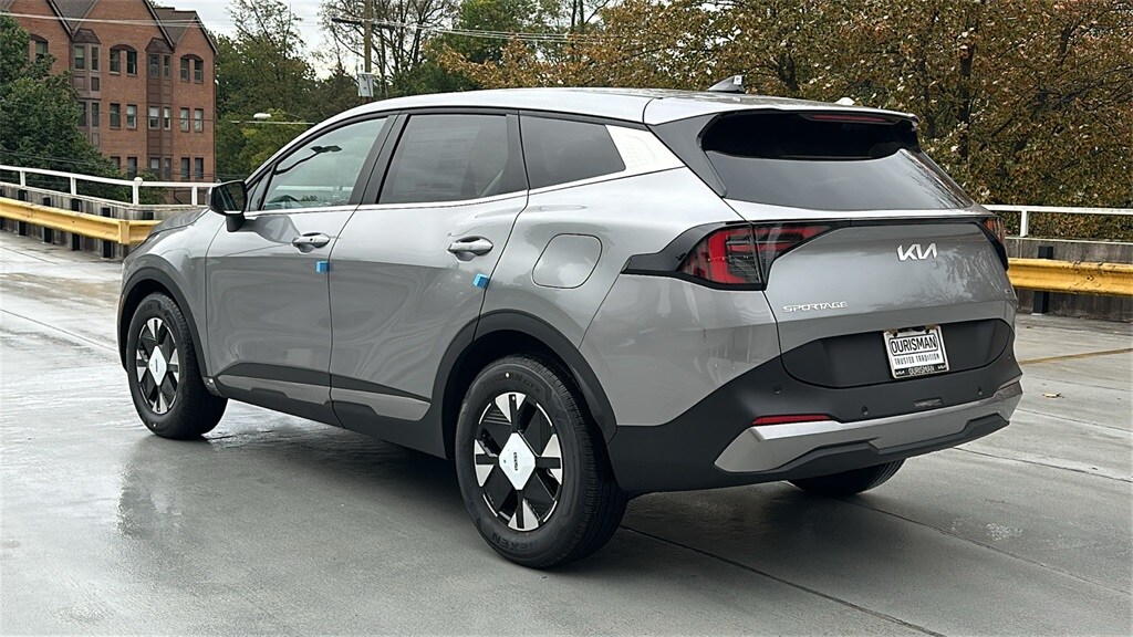 2026 Kia Sportage Hybrid LX photo 2