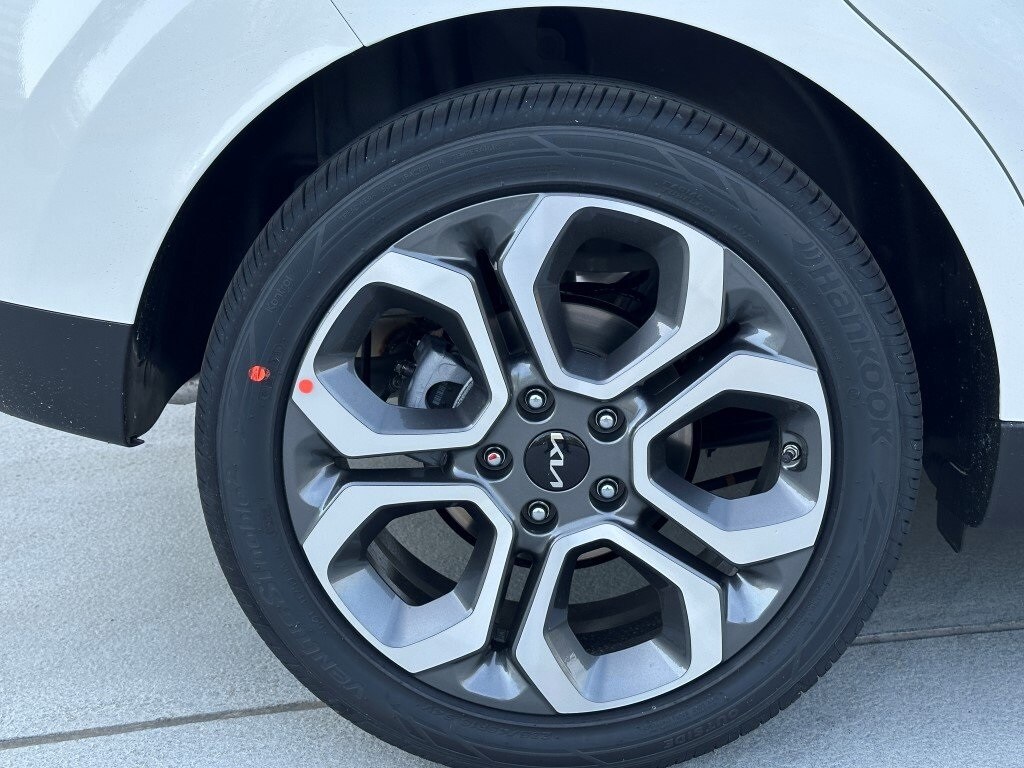 2025 Kia Soul EX photo 3