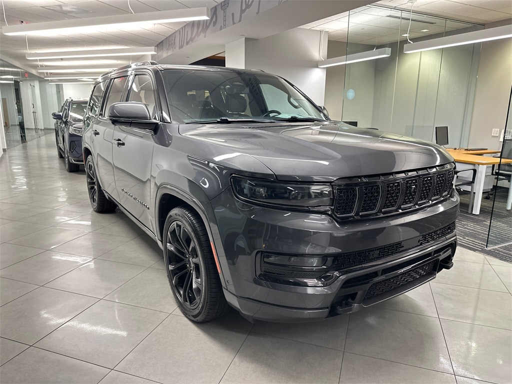 2022 Jeep Grand Wagoneer Obsidian's photo