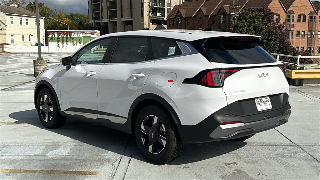 2026 Kia Sportage LX photo 3