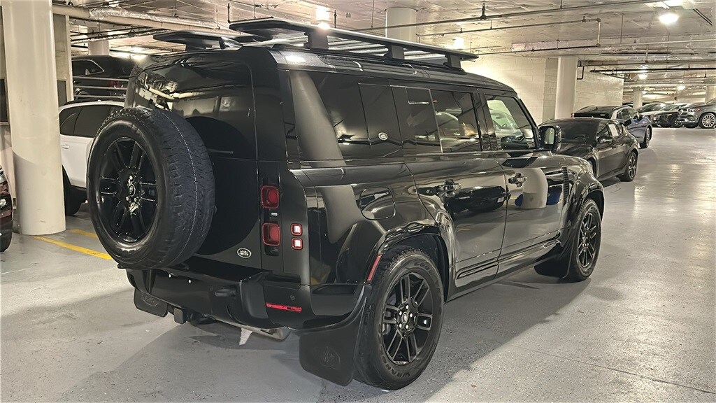 2022 Land Rover Defender X-Dynamic SE photo 4