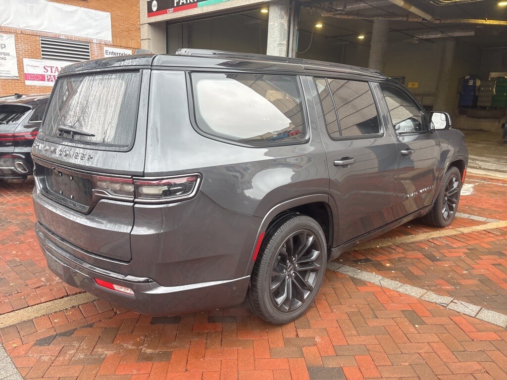 2022 Jeep Grand Wagoneer II photo 3