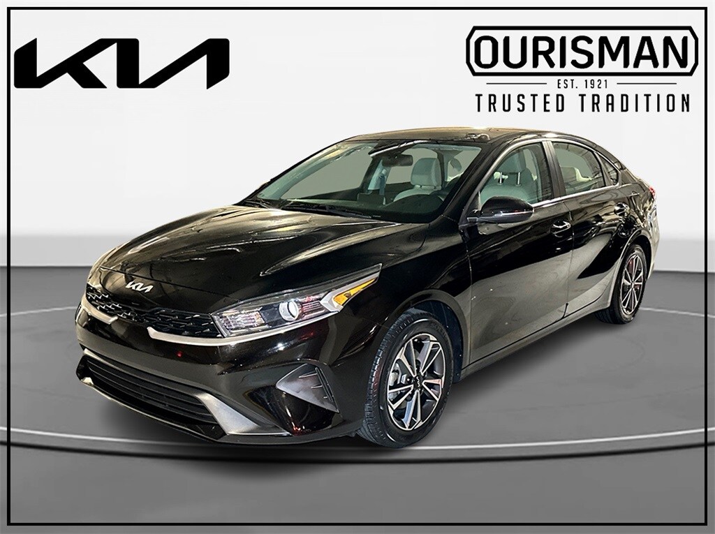 2023 Kia Forte LXS photo 2