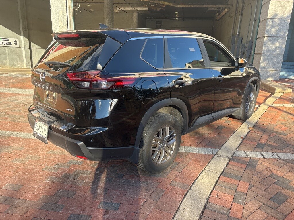 2024 Nissan Rogue S photo 2