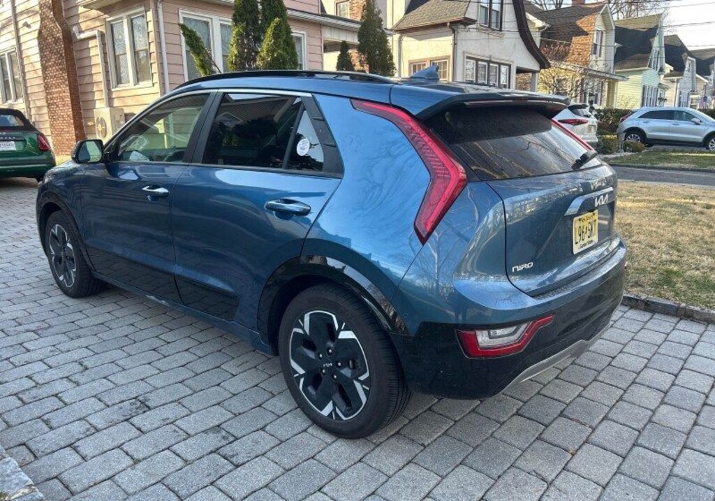 Certified 2023 Kia Niro EV Wave SUV