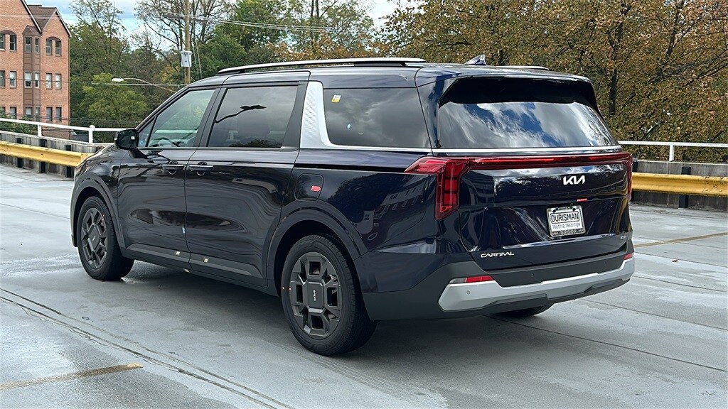 2026 Kia Carnival EX photo 2