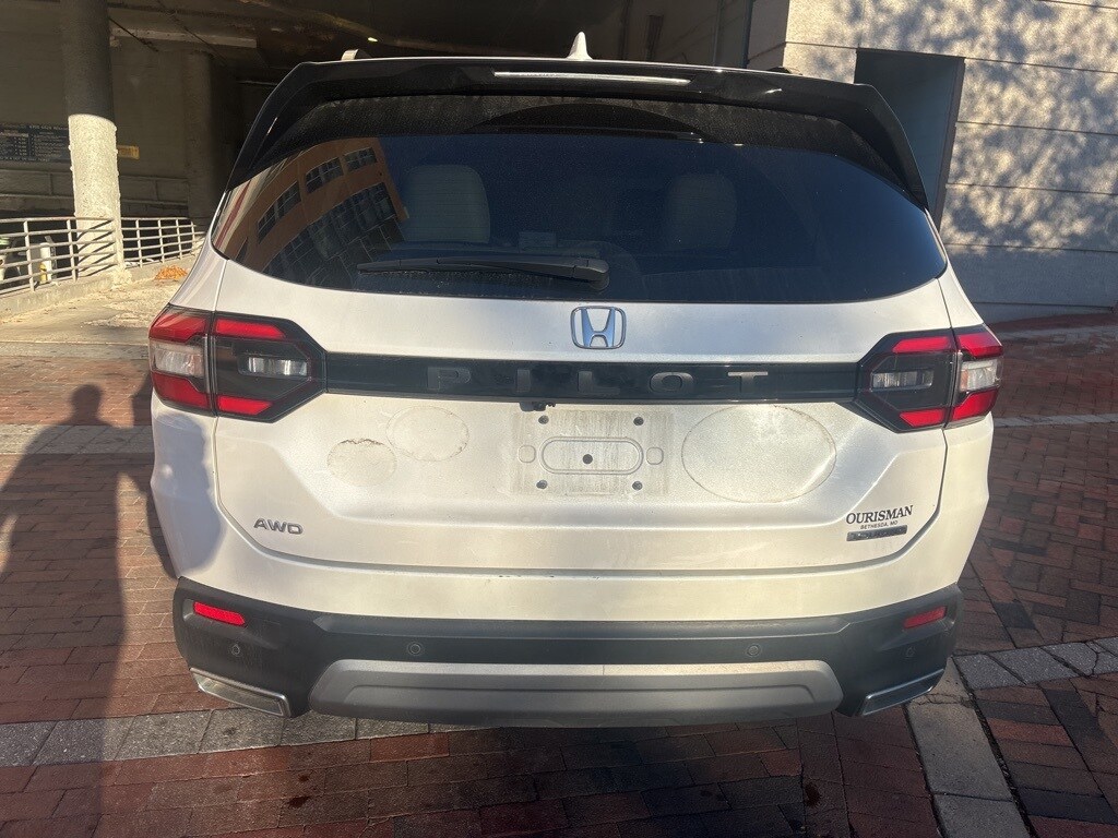 2023 Honda Pilot Touring photo 4