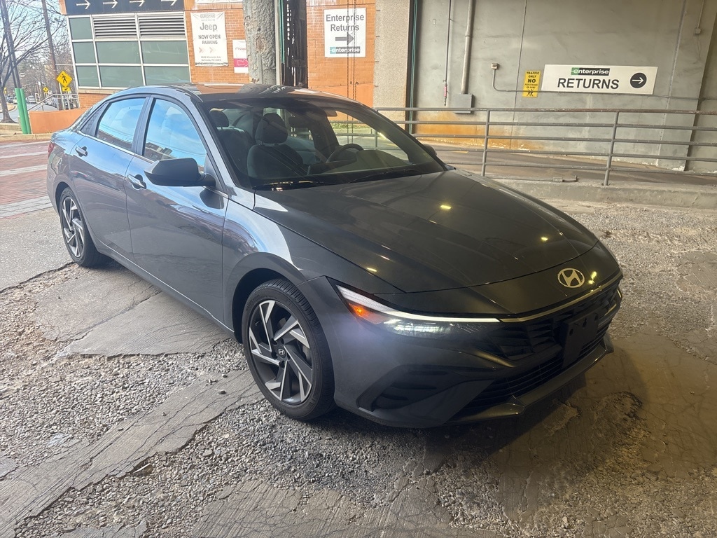 2024 Hyundai Elantra SEL's photo