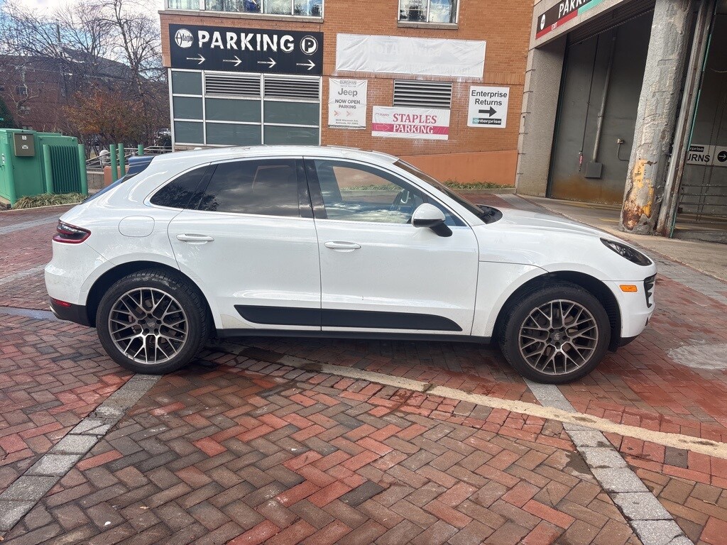 2018 Porsche Macan S photo 2