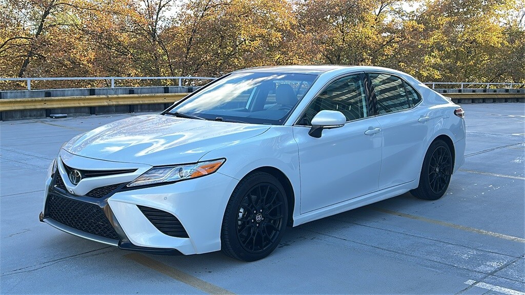 2020 Toyota Camry XSE photo 2