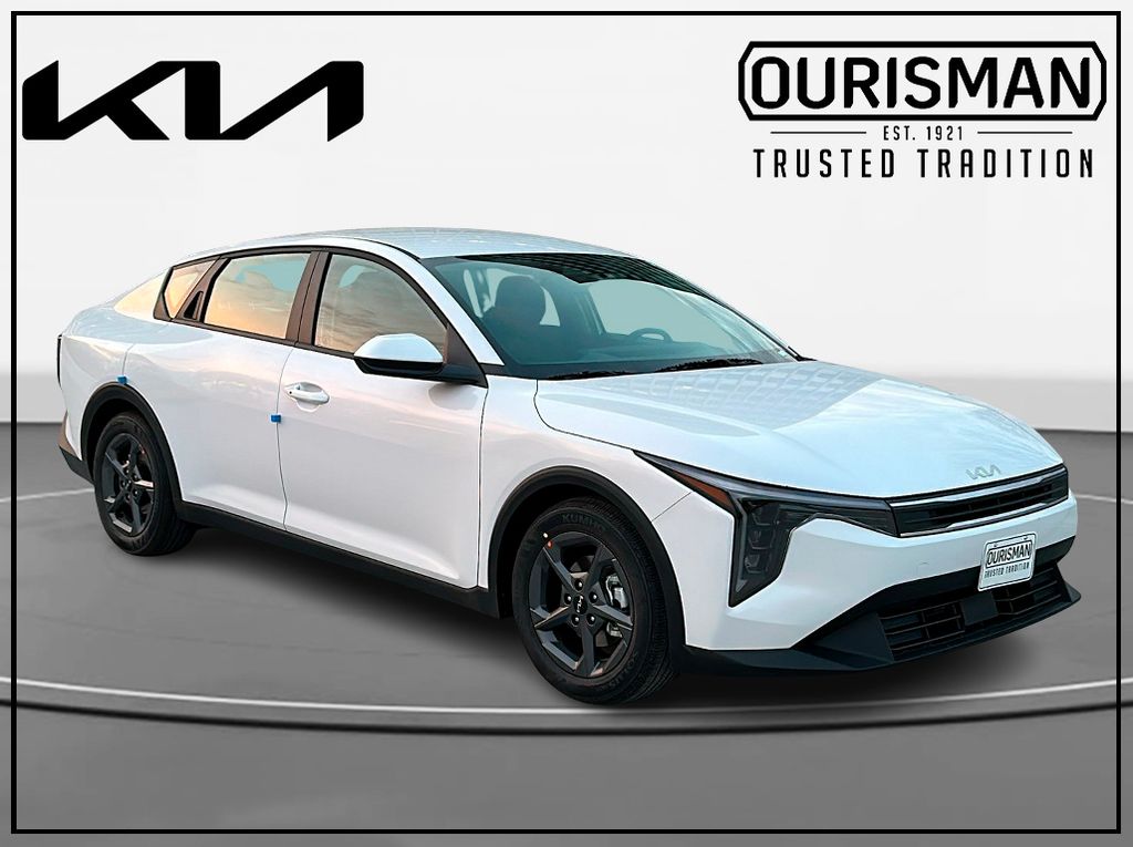 2025 Kia K4 LXS AT's photo