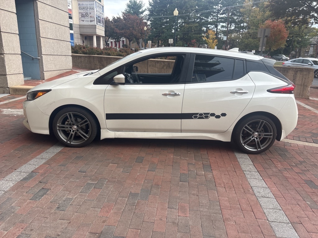 Used 2022 Nissan LEAF SV Hatchback
