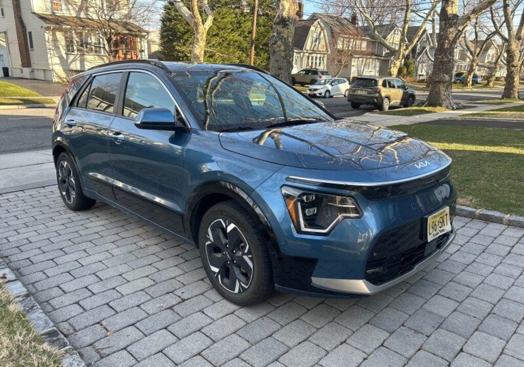 Certified 2023 Kia Niro EV Wave SUV