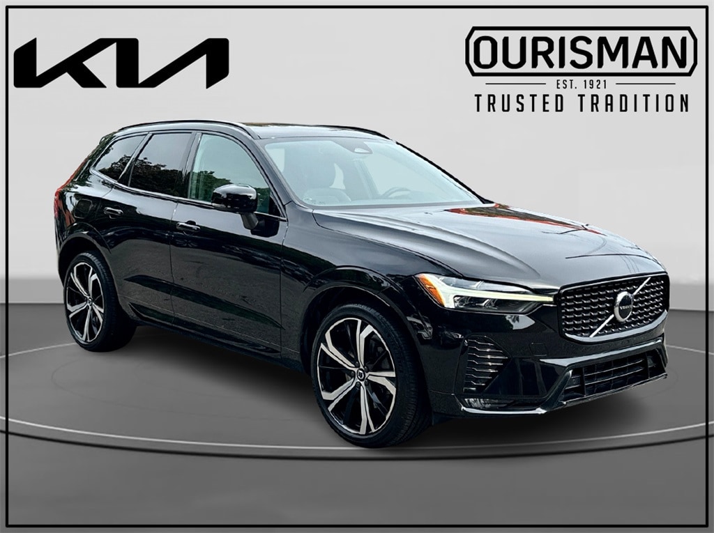 2022 Volvo XC60 R-Design