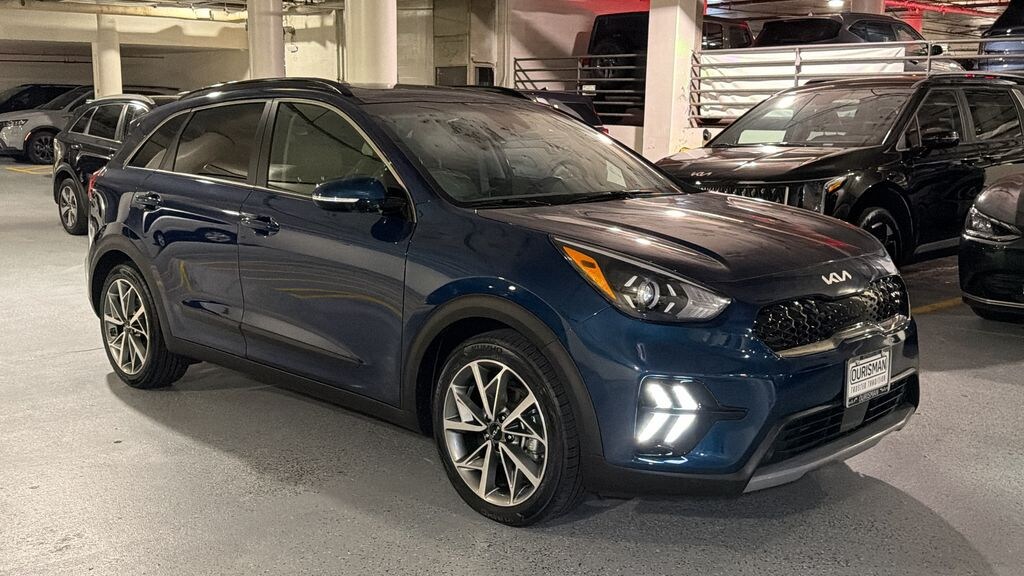 Certified 2022 Kia Niro Touring SE SUV