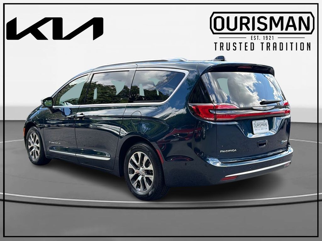 Used 2023 Chrysler Pacifica Plug-In Hybrid Pinnacle Van Passenger Van