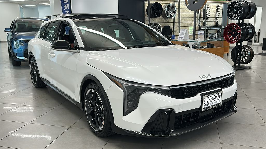 2026 Kia K4 GT-Line AT Hatchback's photo
