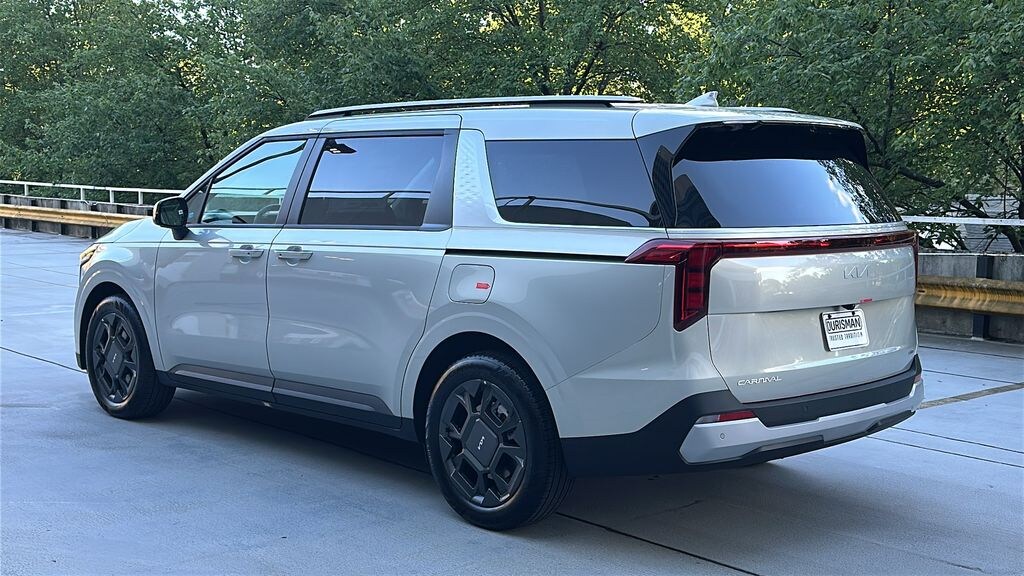New 2026 Kia Carnival Hybrid EX Minivan/Van