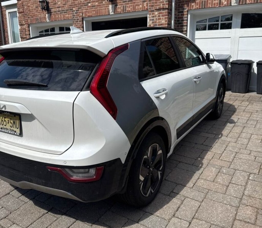 Certified 2023 Kia Niro EV Wave SUV