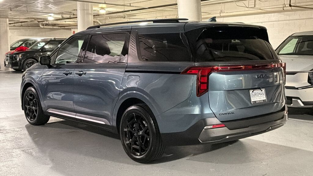 Certified 2025 Kia Carnival Hybrid SX Minivan/Van