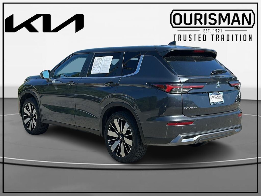 Used 2025 Mitsubishi Outlander SE SUV