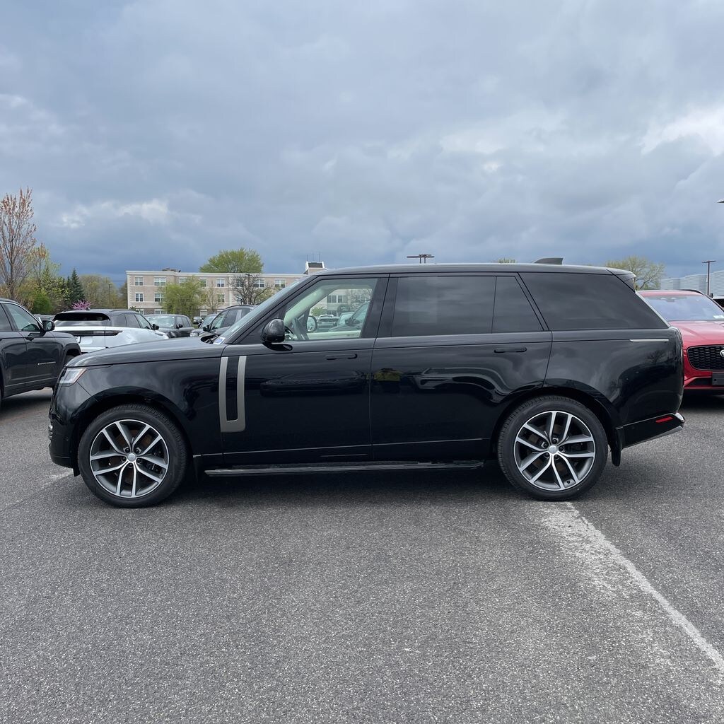 Used 2024 Land Rover Range Rover SE SUV