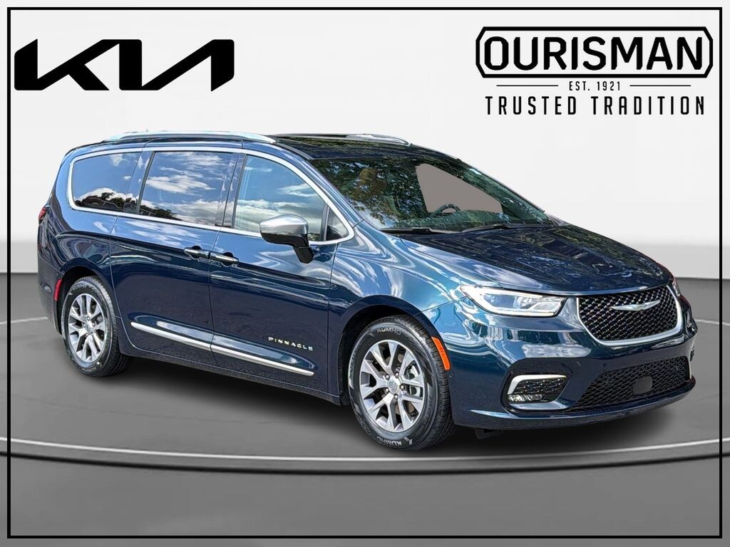 Used 2023 Chrysler Pacifica Hybrid Pinnacle Minivan/Van