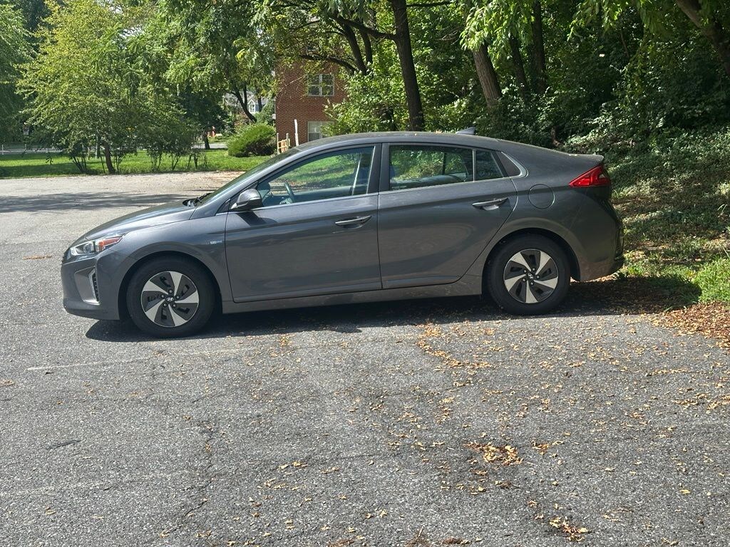 Used 2019 Hyundai IONIQ Hybrid SEL Hatchback