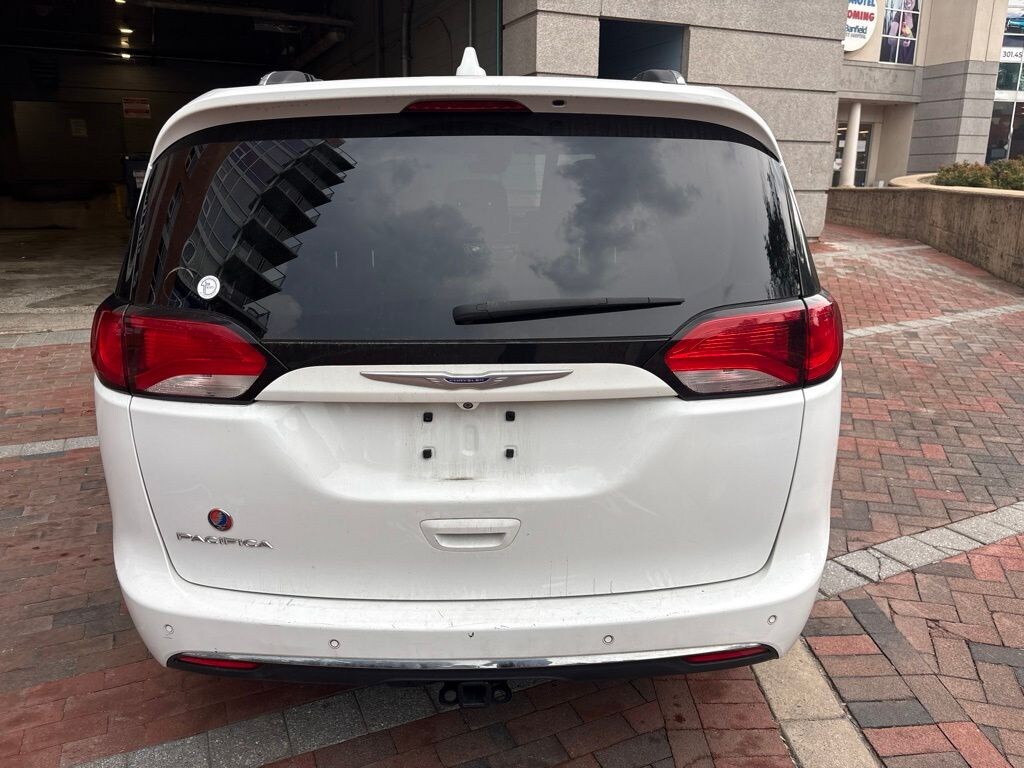 Used 2019 Chrysler Pacifica Touring L Plus Minivan/Van