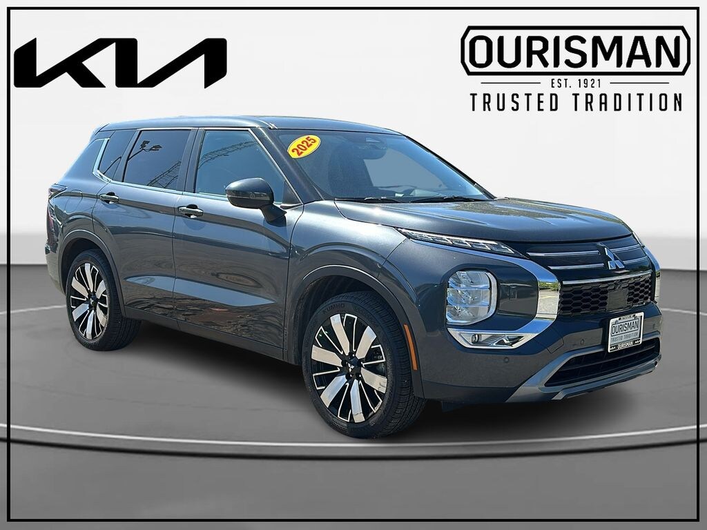 Used 2025 Mitsubishi Outlander SE SUV