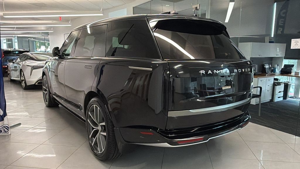 Used 2024 Land Rover Range Rover SE P530 SUV
