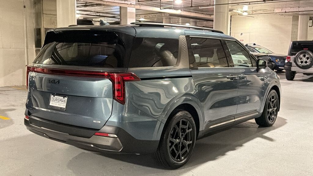 Certified 2025 Kia Carnival Hybrid SX Minivan/Van