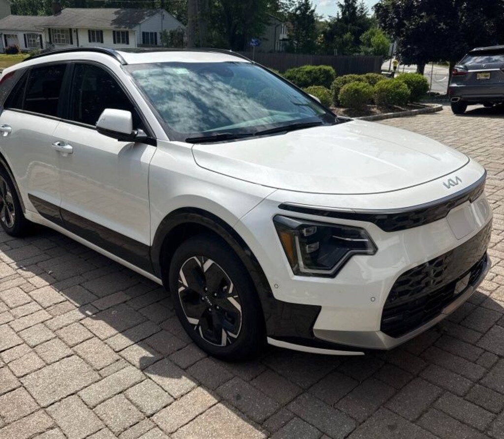 Certified 2023 Kia Niro EV Wave SUV