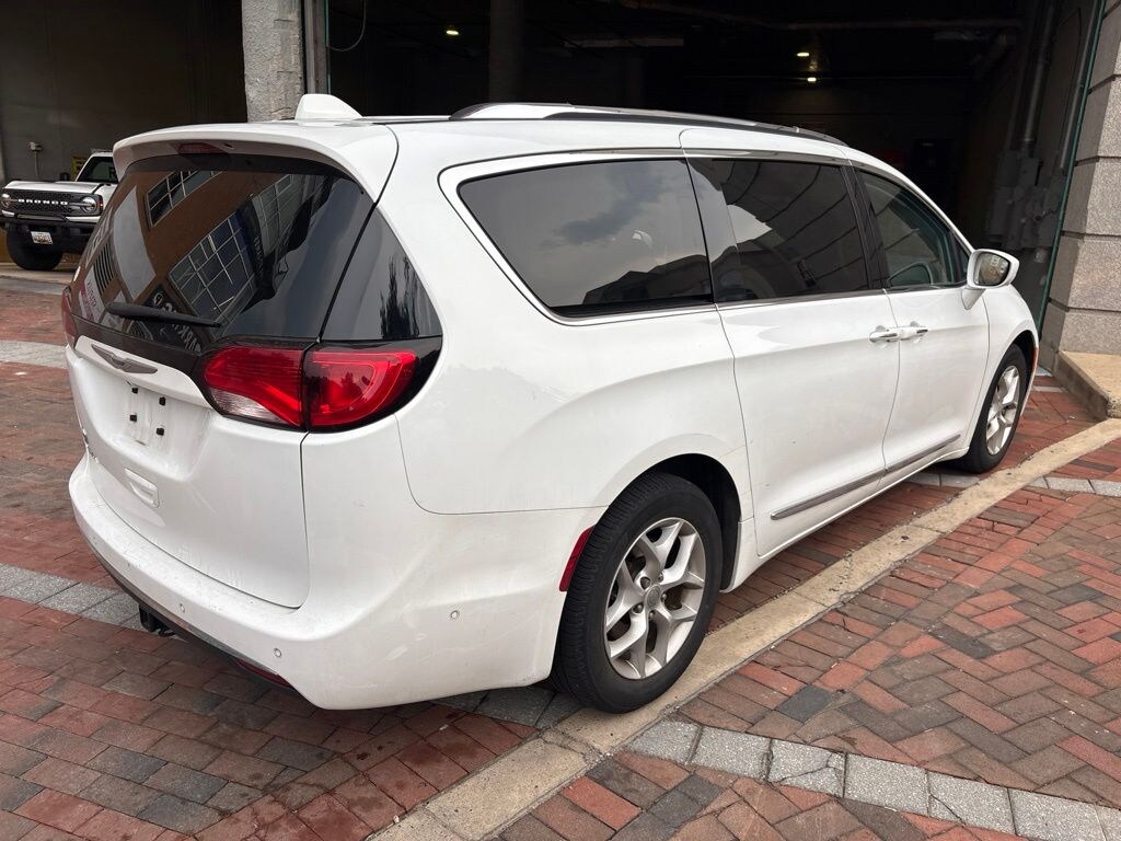 Used 2019 Chrysler Pacifica Touring L Plus Minivan/Van