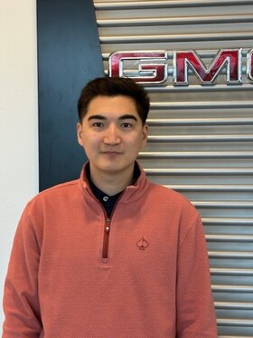 Staff member Danny Nazario from ID_bd64ca