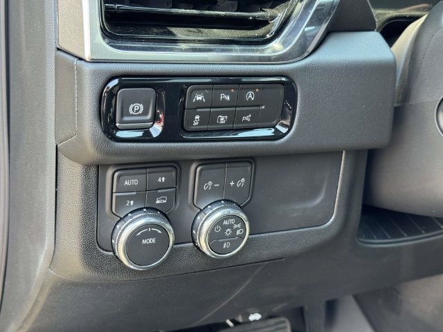 2026 GMC Yukon XL Denali - Photo 18