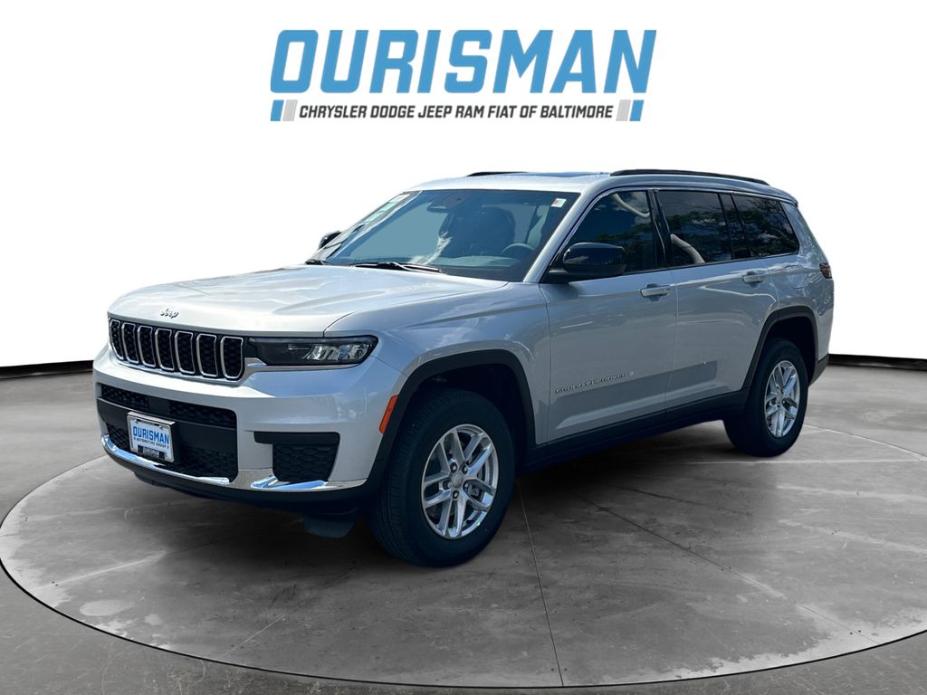 2025 Jeep Grand Cherokee Laredo photo 2