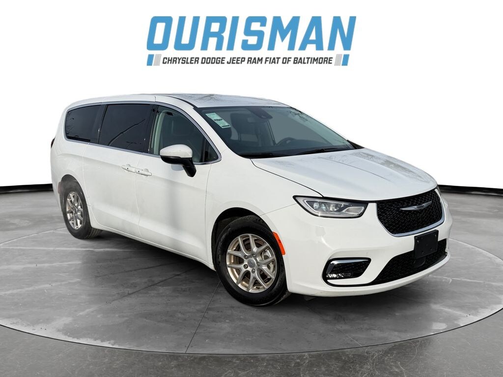 Used 2023 Chrysler Pacifica Touring L Van Passenger Van
